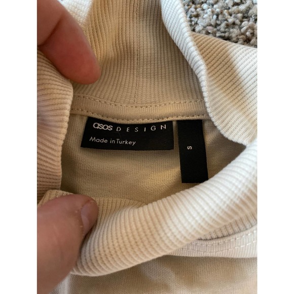 ASOS DESIGN oversized half sleeve t-shirt with turtle neck in beige - Small - Picture 4 of 7